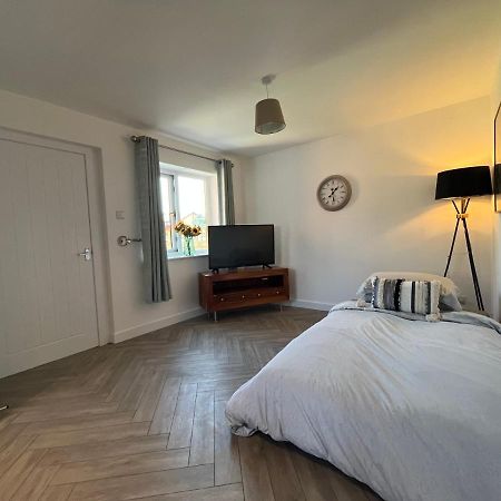 Normanton  Contemporary 1 Bedroom Apartment מראה חיצוני תמונה
